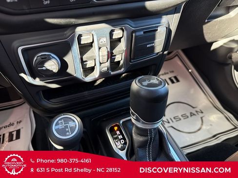 Used 2020 Jeep Wrangler Unlimited Sahara w/ Dual Top Group AWD/4WD image 19