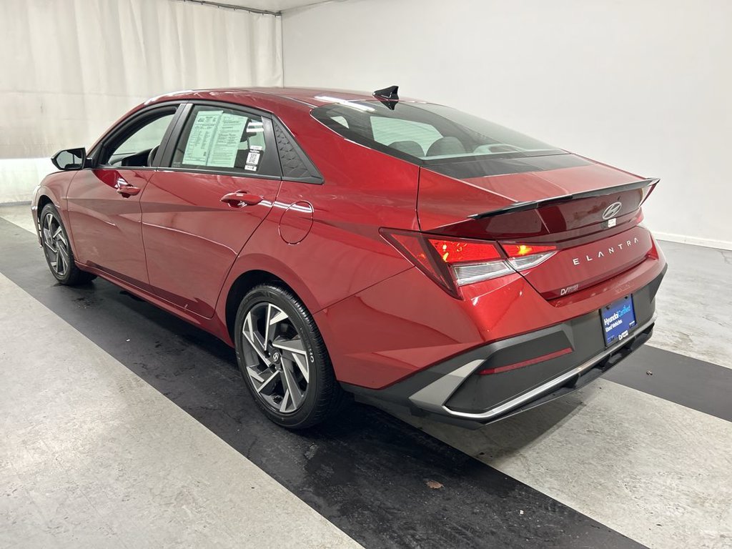 Used 2025 Hyundai Elantra Sport FWD image 7