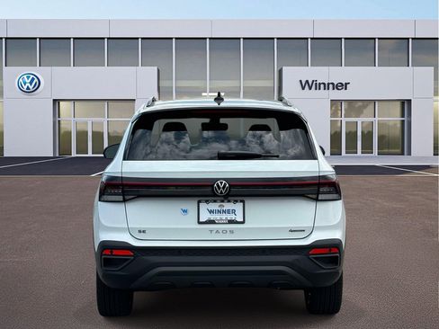 New 2026 Volkswagen Taos SE AWD/4WD image 4