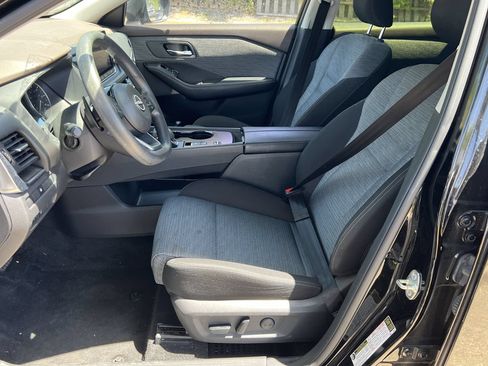 Used 2023 Nissan Rogue SV FWD image 6