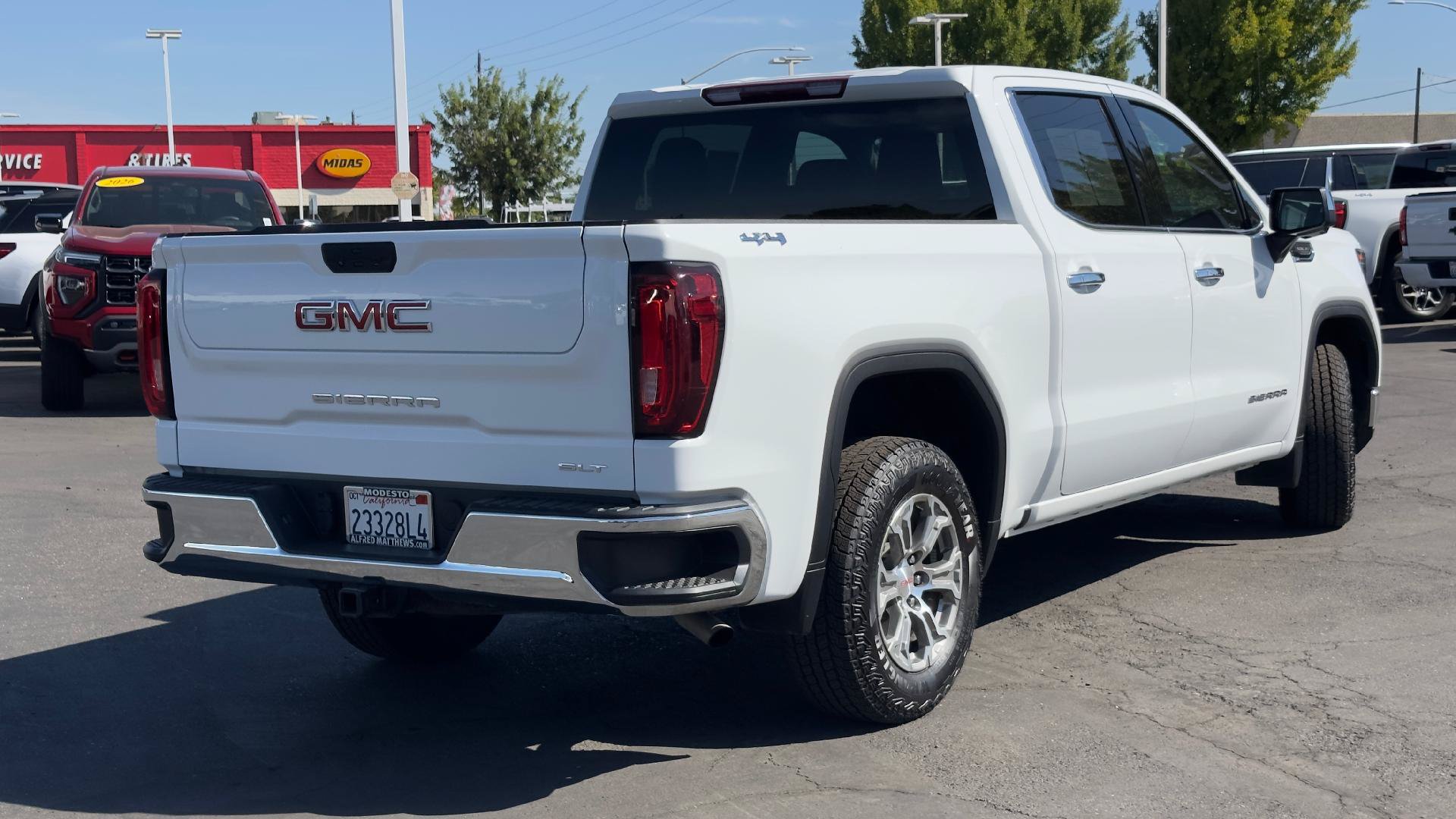 Used 2024 GMC Sierra 1500 SLT AWD/4WD image 3