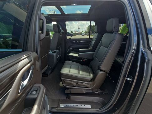Used 2024 GMC Yukon XL Denali w/ Denali Reserve Package image 27