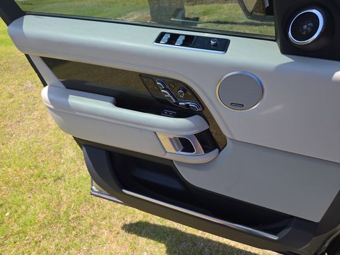 Used 2020 Land Rover Range Rover LWB SV Autobiography image 5