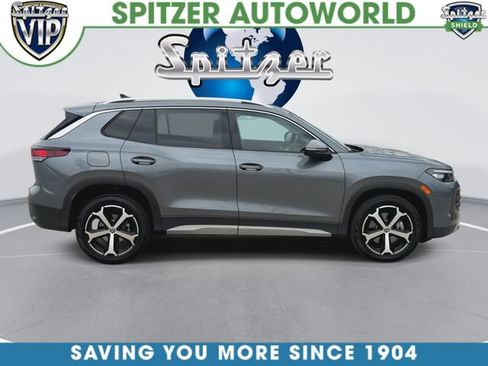 Used 2025 Volkswagen Tiguan SE w/ Panoramic Sunroof Package image 10