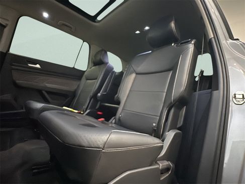 Used 2022 Volkswagen Atlas SE image 12