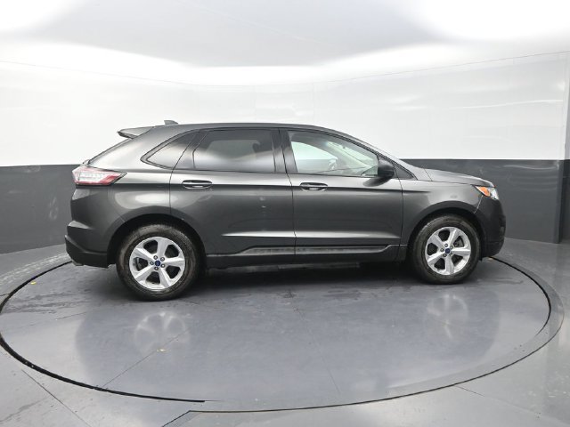 Used 2017 Ford Edge SE w/ Cargo Accessory Package AWD/4WD image 9
