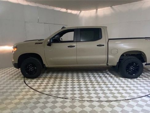 Used 2023 Chevrolet Silverado 1500 Custom Trail Boss w/ LPO, Dark Essentials Package image 5