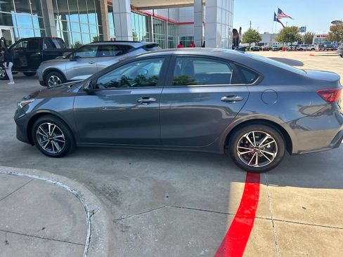 Used 2023 Kia Forte LXS w/ LXS Technology Package FWD image 14