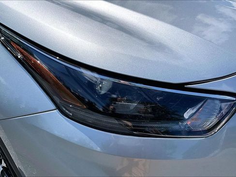Used 2021 Toyota Highlander XLE FWD image 32