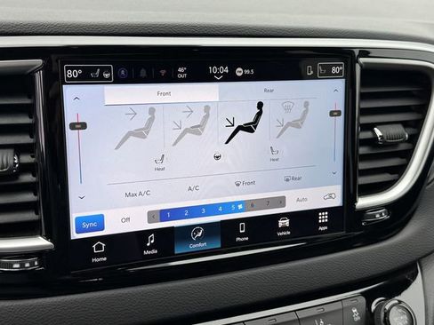 Used 2026 Chrysler Pacifica Select image 30