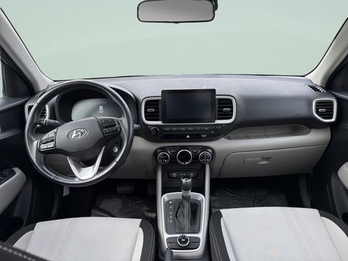 Used 2023 Hyundai Venue SEL image 38