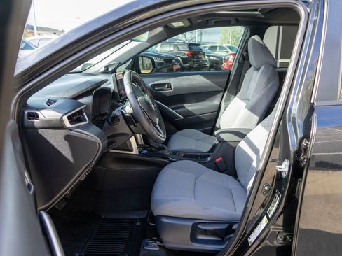 Used 2024 Toyota Corolla Cross SE w/ Moonroof Package image 11