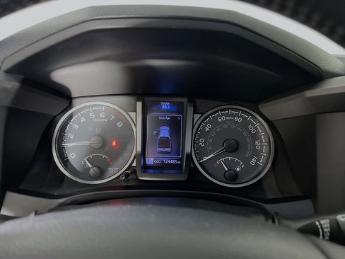 Used 2020 Toyota Tacoma TRD Off-Road AWD/4WD image 22