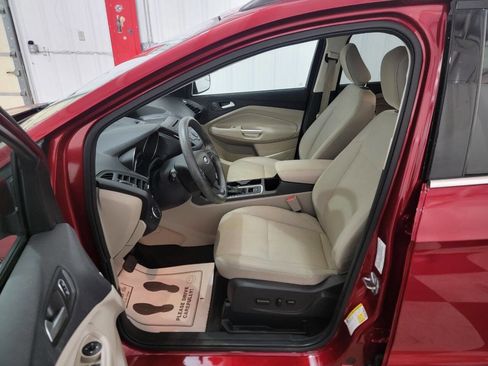 Used 2018 Ford Escape SE FWD image 12
