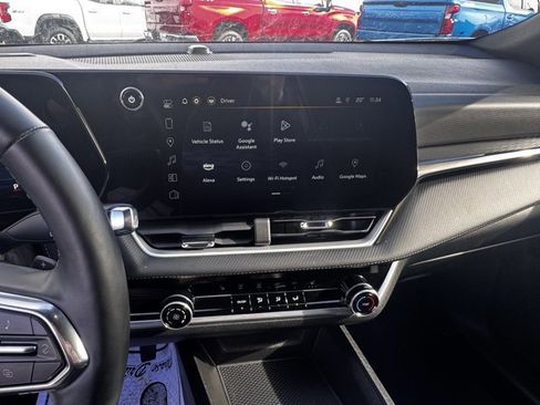 Used 2025 Chevrolet Equinox LT image 16