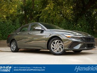 Used 2024 Hyundai Elantra SEL image 1