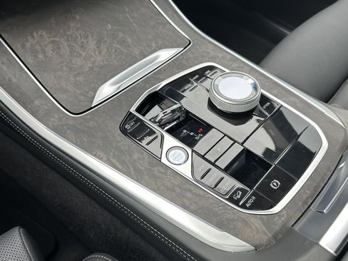 Used 2025 BMW X5 xDrive40i w/ Executive Package image 28