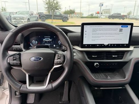 Used 2025 Ford Explorer ST-Line w/ Premium Package RWD image 15