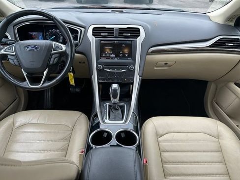 Used 2013 Ford Fusion SE FWD image 8