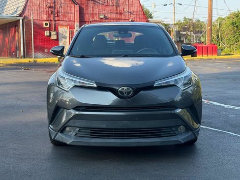 Used 2018 Toyota C-HR XLE FWD image 2