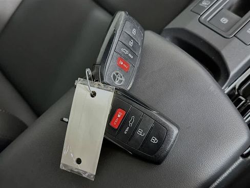 Used 2025 Toyota Prius Plug-In Hybrid w/ Limited Premium Package FWD image 21