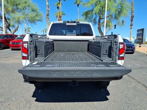 Used 2024 Nissan Titan PRO-4X w/ Pro-4x Convenience Package image 10