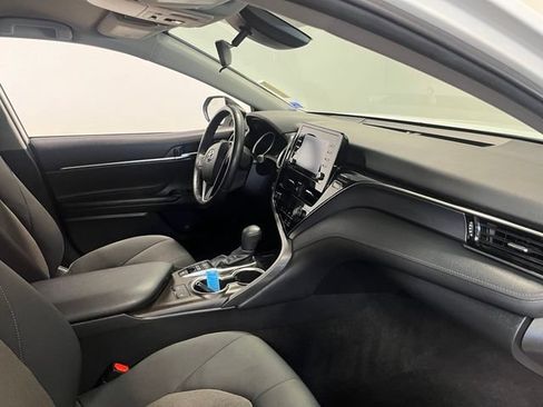 Used 2022 Toyota Camry LE w/ Cold Weather Package FWD image 11
