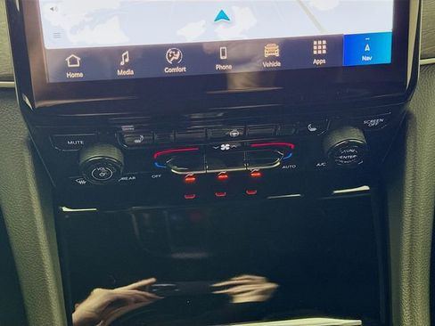 New 2025 Jeep Grand Cherokee L Limited image 16