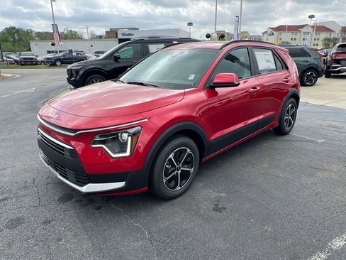 Certified 2025 Kia Niro EX FWD image 7