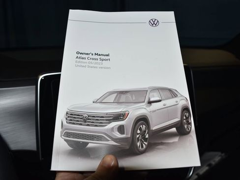 Used 2024 Volkswagen Atlas Cross Sport SE image 10