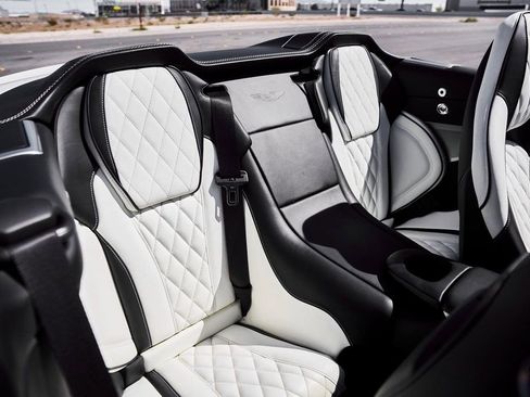 Used 2017 Aston Martin Vanquish S image 48