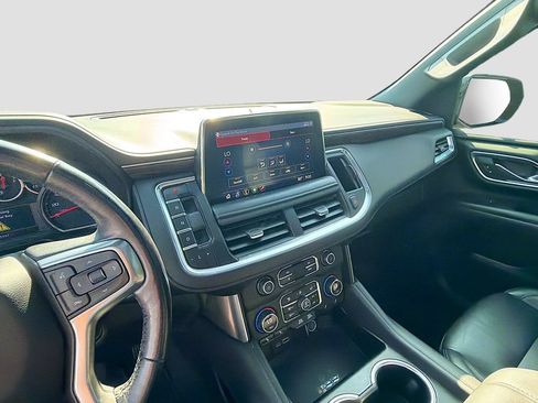 Used 2021 Chevrolet Suburban LT w/ LT Signature Package RWD image 30