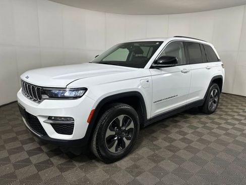 Used 2023 Jeep Grand Cherokee 4WD 4xe image 7