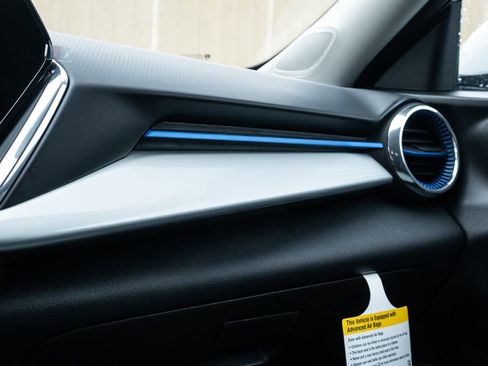 New 2026 Chevrolet Trax LT image 28