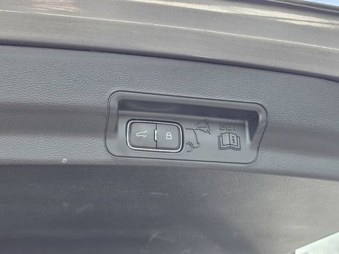 Used 2024 Ford Explorer XLT w/ Equipment Group 202A RWD image 28