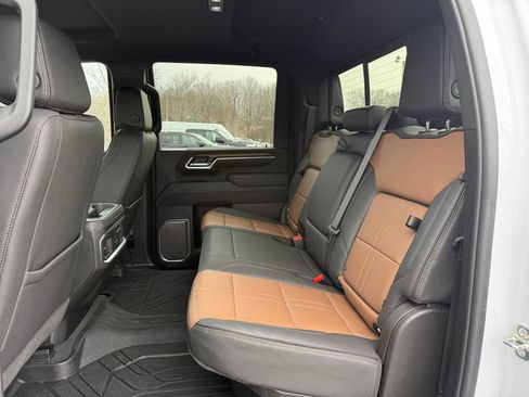 Used 2025 Chevrolet Silverado 2500 High Country w/ Technology Package image 21