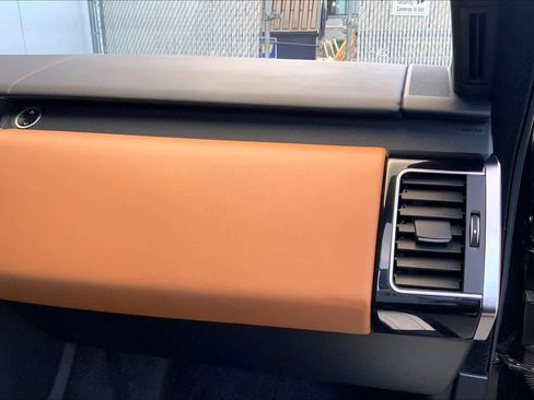 Used 2018 Land Rover Range Rover Sport HSE Dynamic image 18