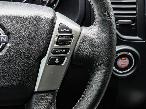 Used 2024 Nissan Titan SV w/ SV Convenience Package RWD image 25