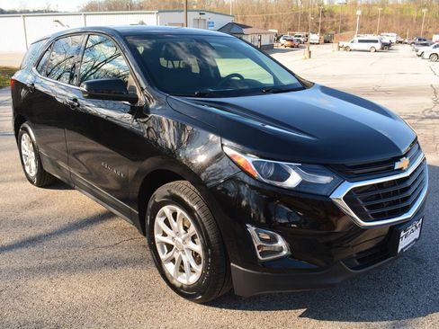Used 2019 Chevrolet Equinox LT w/ Driver Convenience Package image 4