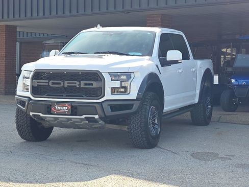 Used 2019 Ford F150 Raptor w/ Equipment Group 802A Luxury image 3