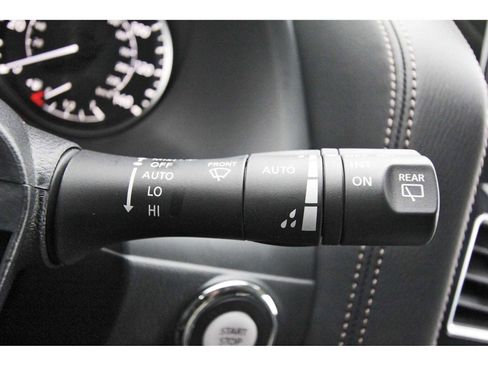 Used 2024 Nissan Armada Platinum w/ Captain's Chairs Package image 19