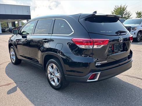 Used 2019 Toyota Highlander Limited FWD image 4