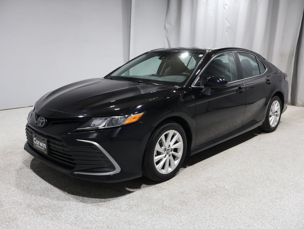 Used 2022 Toyota Camry LE AWD/4WD image 5
