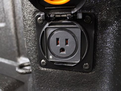 Used 2025 GMC Sierra 2500 Denali image 16