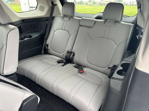 Used 2024 Honda Pilot Elite image 16