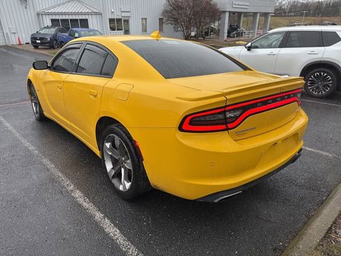 Used 2018 Dodge Charger R/T image 3
