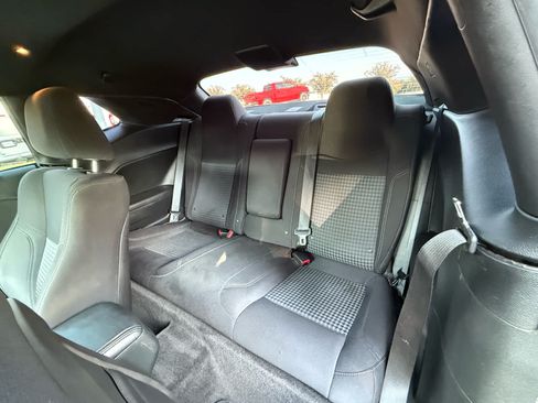Used 2015 Dodge Challenger SXT RWD image 23