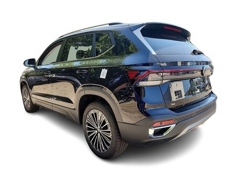New 2025 Volkswagen Taos SE image 3