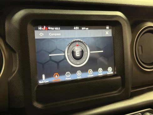 Used 2018 Jeep Wrangler Unlimited Sport S image 33