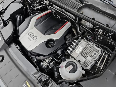 Used 2021 Audi SQ5 Premium Plus w/ Premium Plus Package image 31